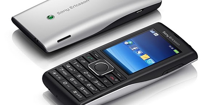 Sony Ericsson Xperia X8, Yendo oraz Cedar - nowe telefony