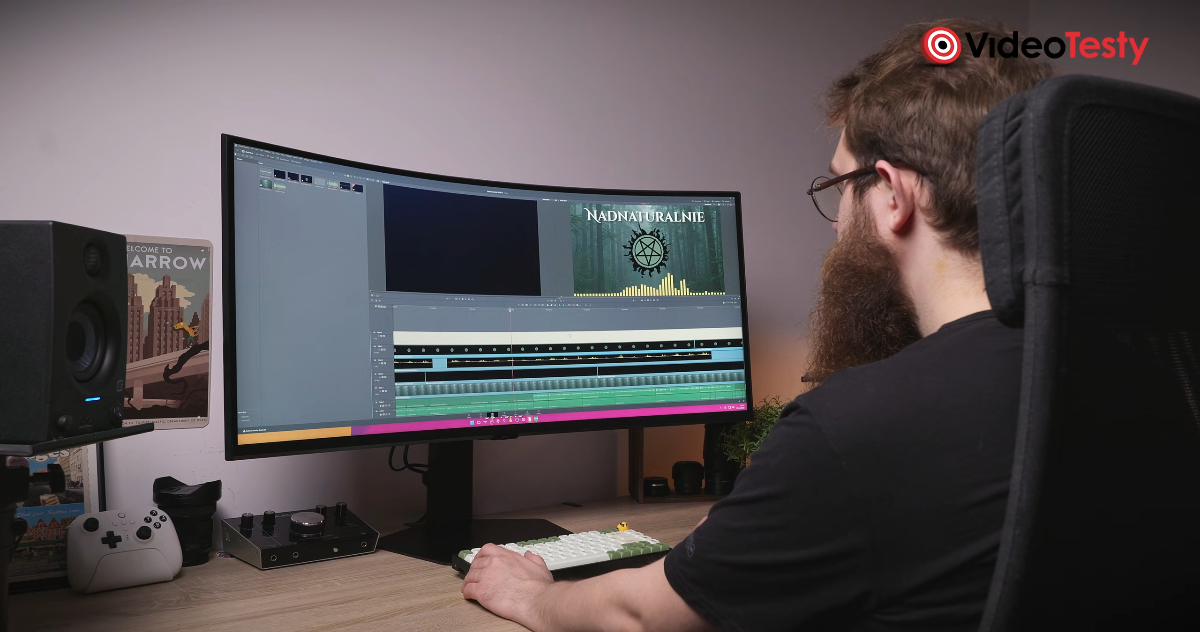 Samsung Odyssey G75F 40" podczas montażu