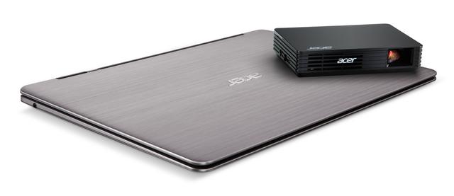 PIKO projektor Acer C120 – przenośne kino, które mieści się w kieszeni