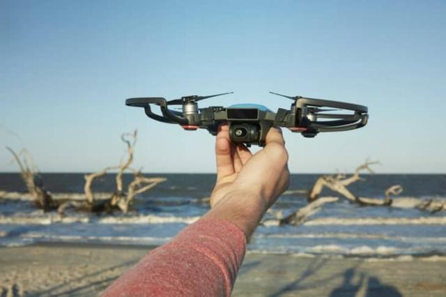 DJI Spark - Najmniejszy Dron do Selfie Sterowany Gestami