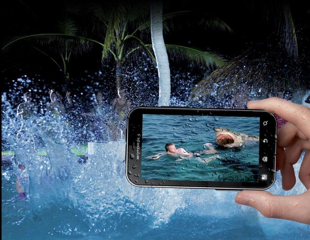 Motorola wprowadza do Polski smartfon - DEFY+