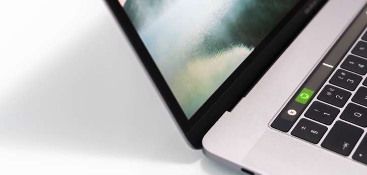5 ekranów w jednym laptopie? Tylko Apple mogło na to wpaść