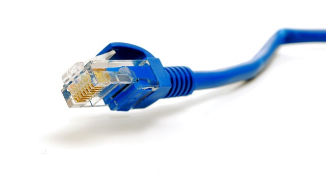 Internet w Polsce coraz szybszy