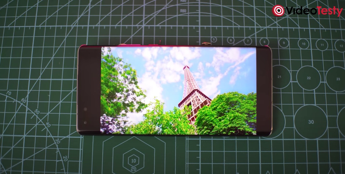 Ekran Huawei Mate 40 Pro jest gorszy od bezpośredniej konkurencji