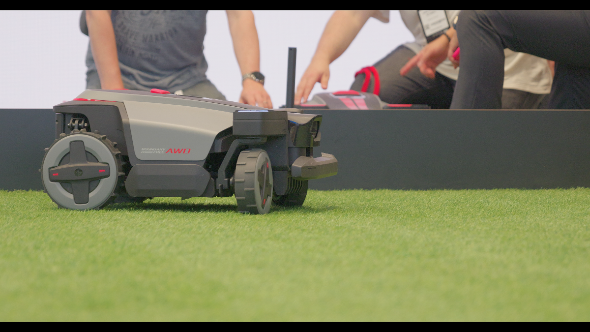 Roborock RockMow Z1 podczas pracy