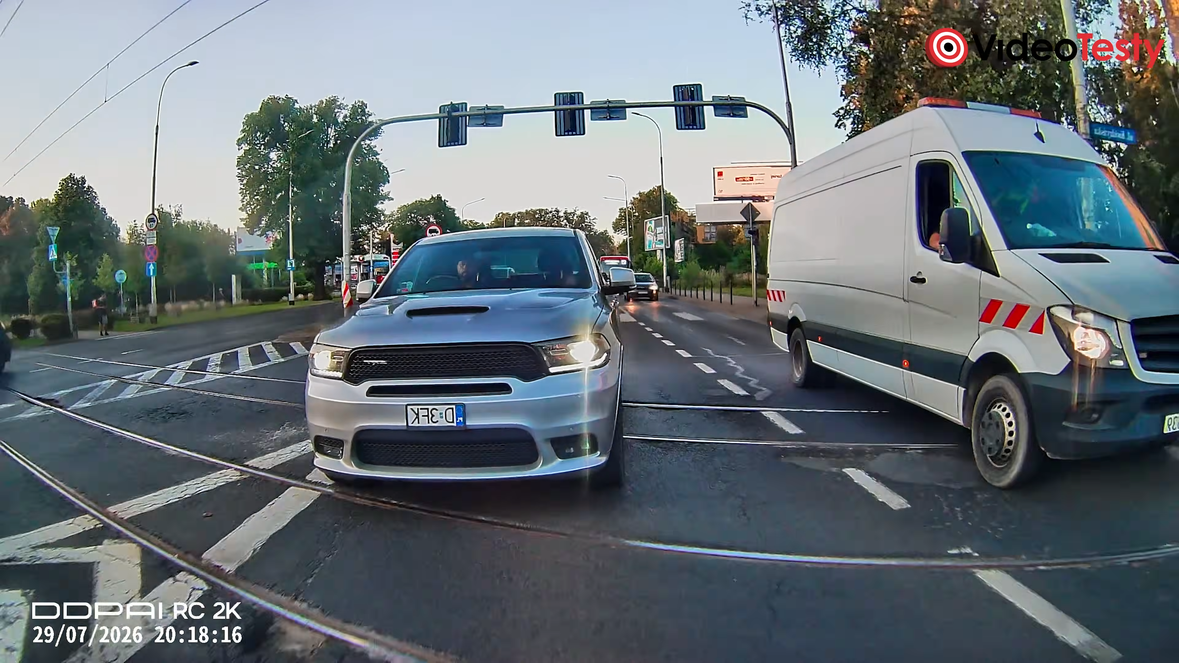 Ujęcie z kamery tylnej w DDPAI Z60 Master