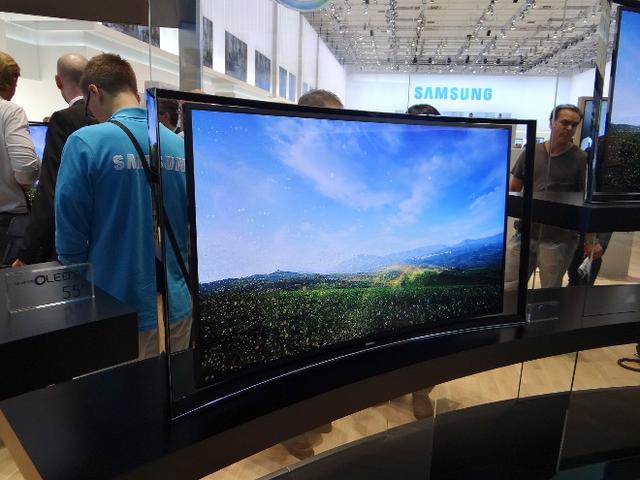 Na targach IFA 2013 Samsung przedstawił pierwszy na świecie profilowany telewizor Curved UHD