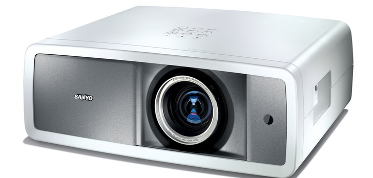 Nowy SANYO PLV-Z800 - kino domowe full HD