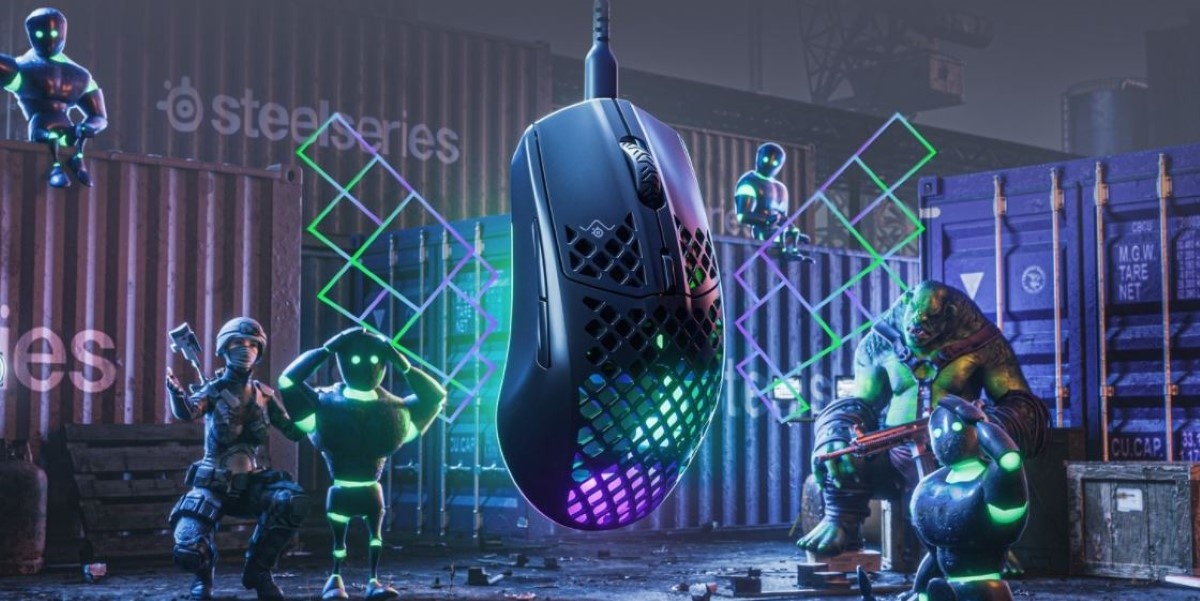 Ork stojący za SteelSeries Aerox 3