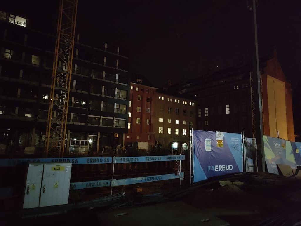 Tryb automatyczny nocą Motorola Edge 20 Pro