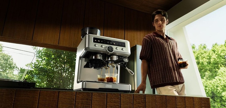 Nowy ekspres do kawy Mova S20 Pro - Idealne latte art przy wigilijnym stole!