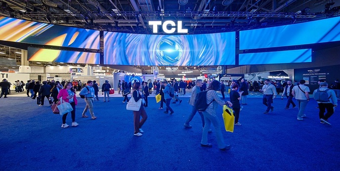 Niespodziewana zmiana na rynku RTV: TCL detronizuje Samsunga i zostaje liderem dostaw telewizorów!