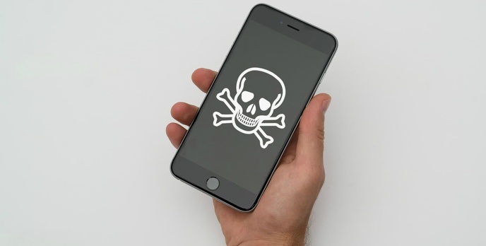 Każda Osoba na Świecie Może Włamać się do Twojego iPhone'a!