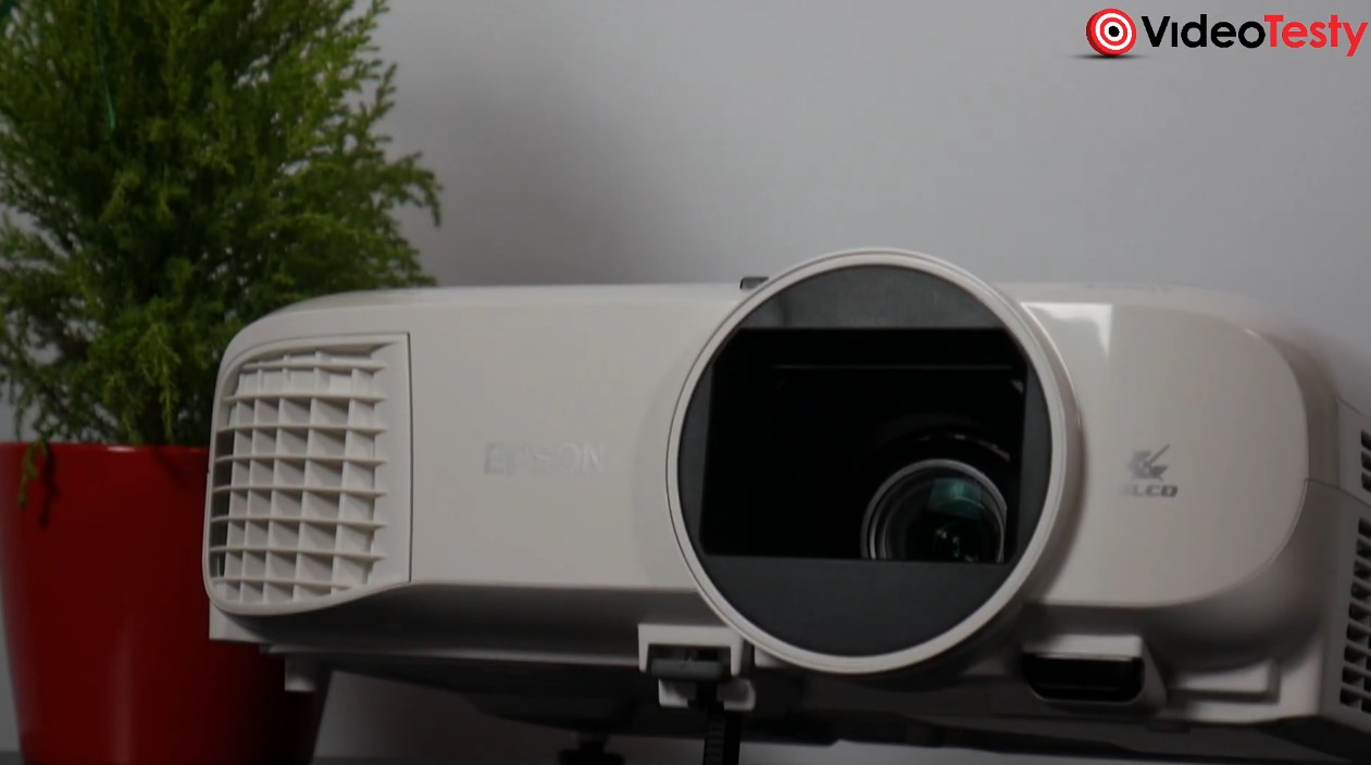 Epson EHTW5400 vs Optoma HD27e Porównanie tanich projektorów