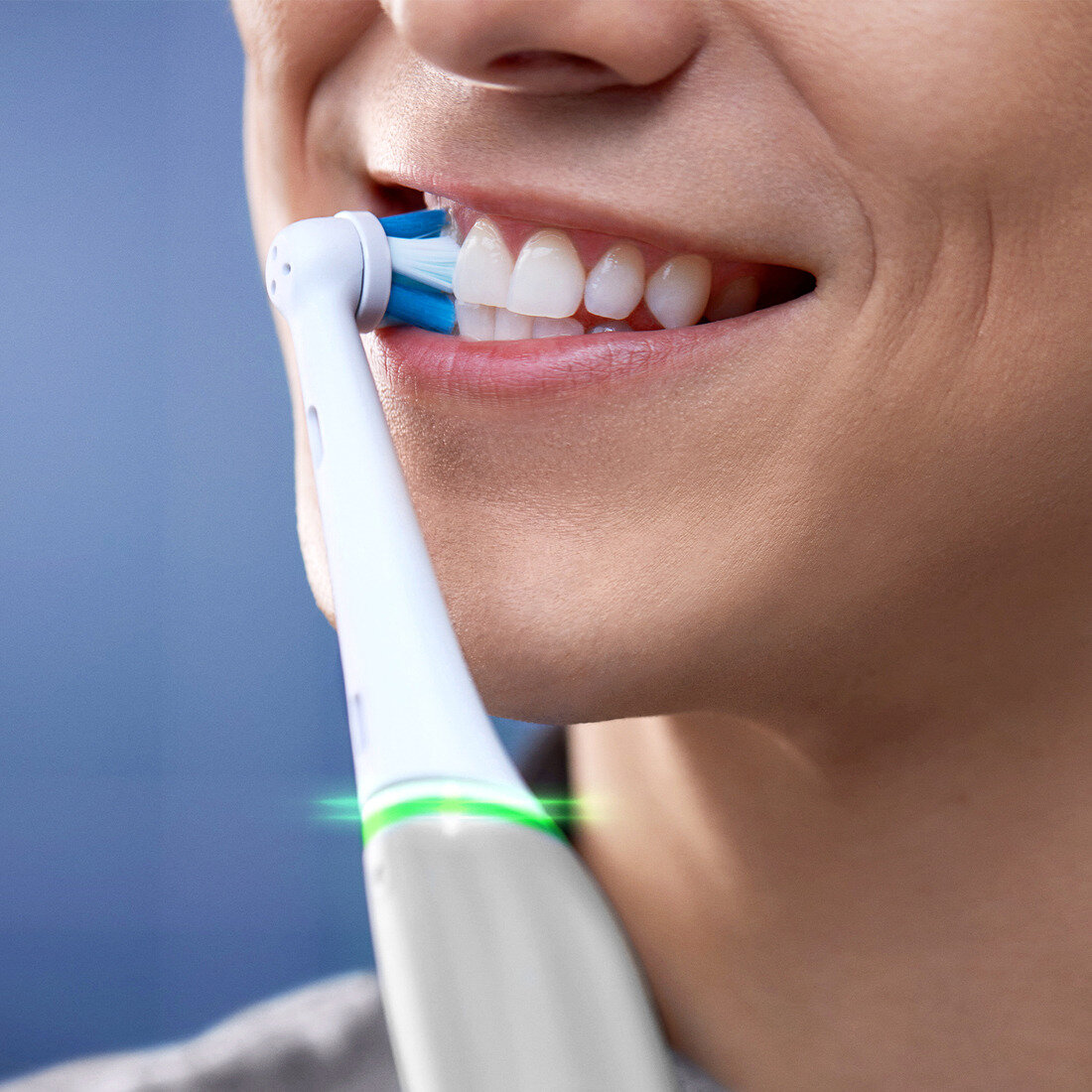 Szczoteczka magnetyczna ORAL-B iO 6 Szary szczotkowanie zębów
