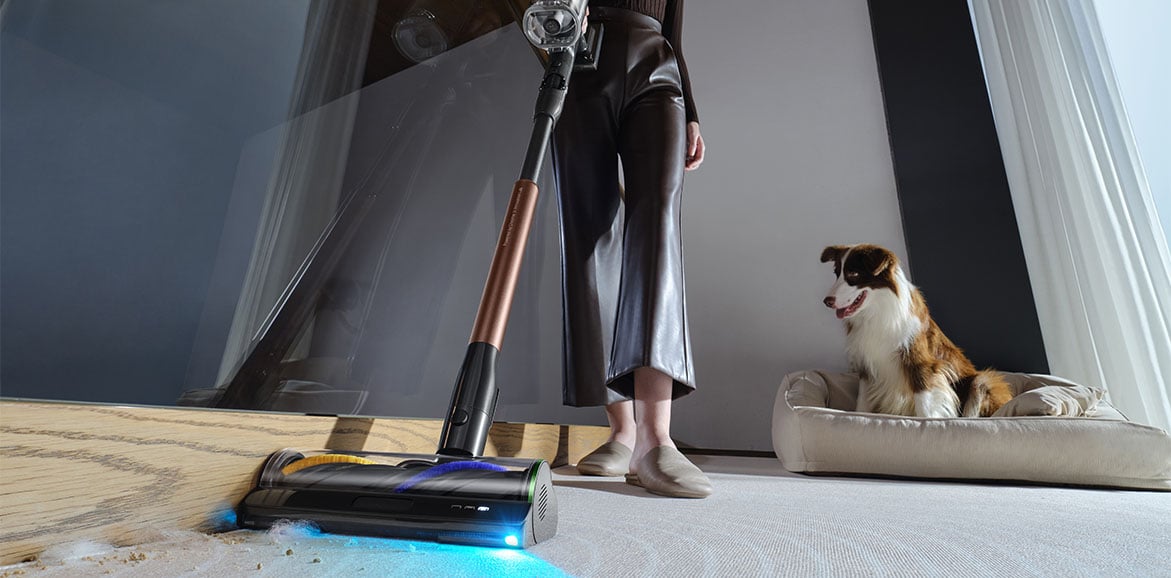 odkurzanie podłogi odkurzaczem pionowym Dreame V30 Essential