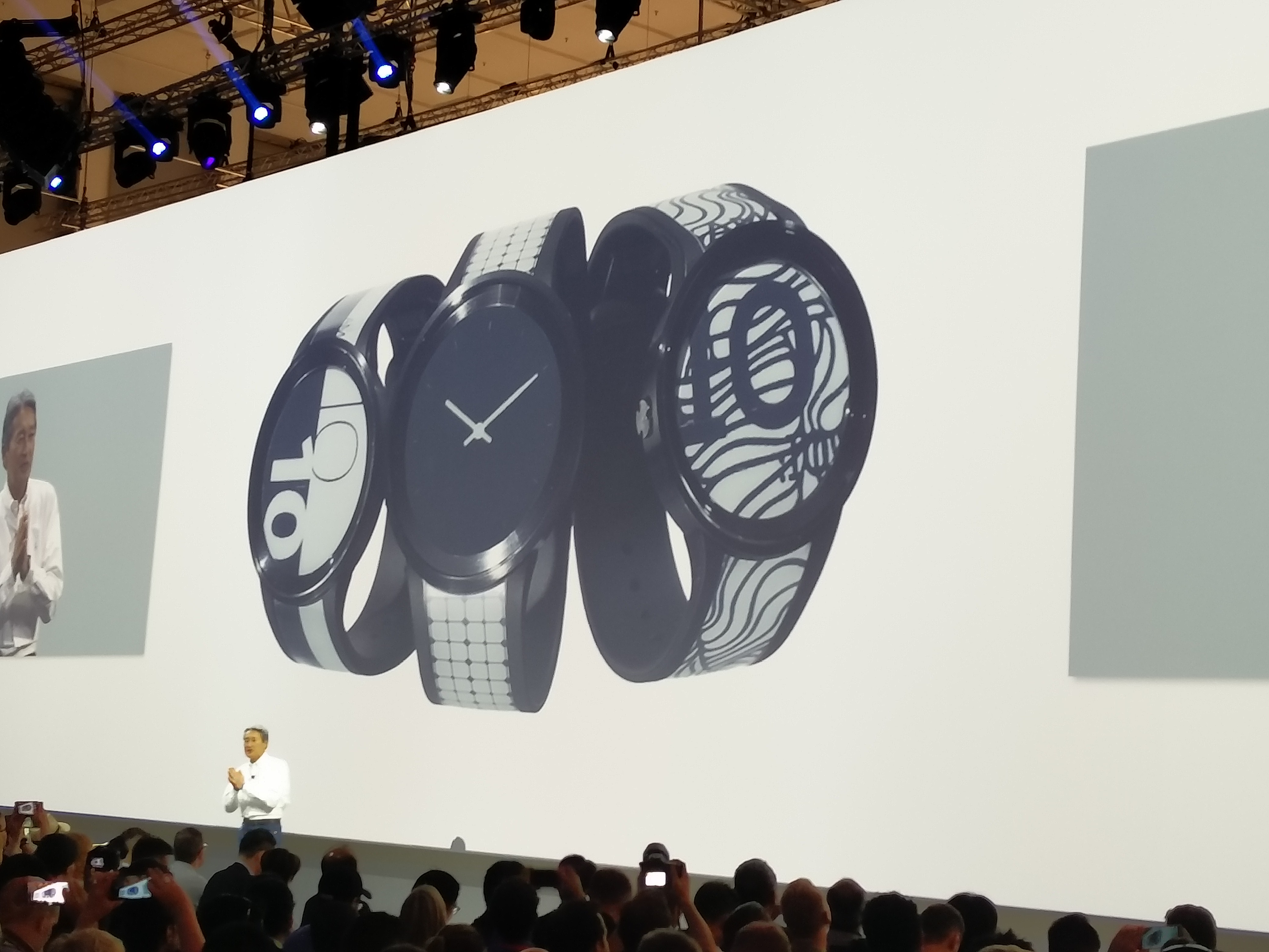Sony smartwatch z luminacjami na pasku